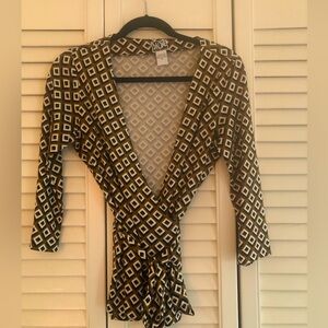 Diane Von Furstenberg silk wrap top, size 10